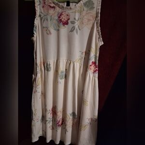 Eyeshadow Cream Floral Midi Dress Lined With Pockets Size Large